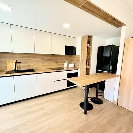 Estrella Bermeja * Estepona