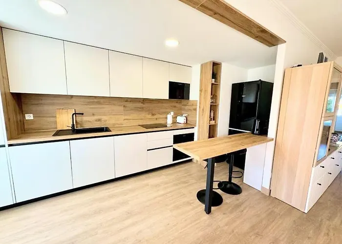 Estrella Bermeja * Estepona