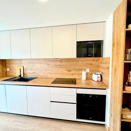 Estrella Bermeja * Estepona